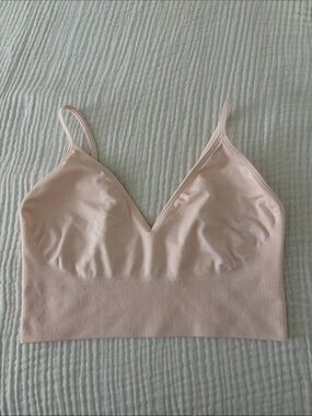GapBody Seamless V-Neck Bralette